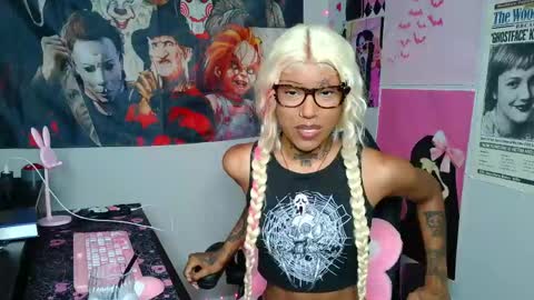 Spookie Baddie online show from May 7, 2:05 am
