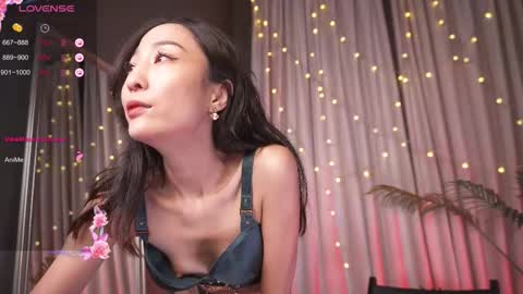 Rei online show from December 2, 9:06 pm