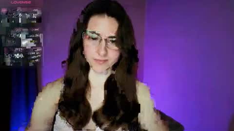 6babylaila9 online show from April 19, 7:27 pm