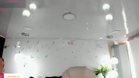 antonnela online show from April 8, 3:14 pm