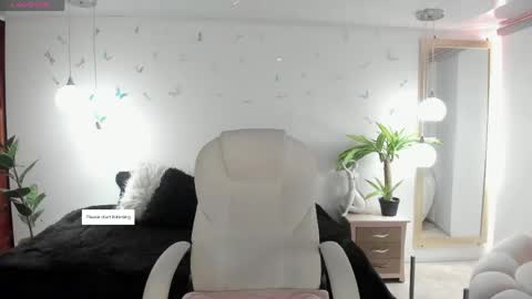 antonnela online show from April 14, 5:57 pm