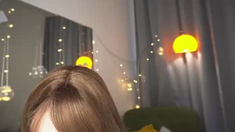 _aurora_lane online show from July 12, 12:28 pm
