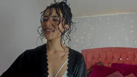 Aurora online show from December 21, 12:27 pm