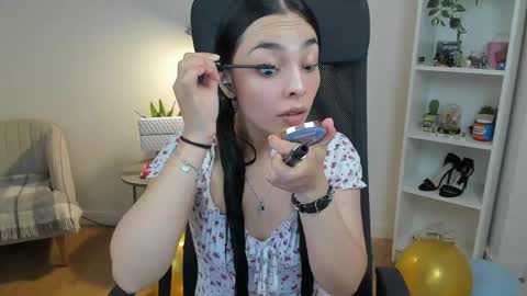 Bella Evans online show from May 22, 5:05 am