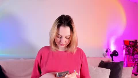 Christina Chris online show from April 19, 7:52 am