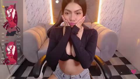 _charlottee_b online show from June 11, 12:57 pm