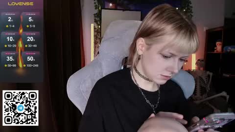 Tori online show from April 12, 8:28 am