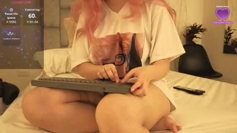 Waifu Izumi  online show from April 24, 4:48 am