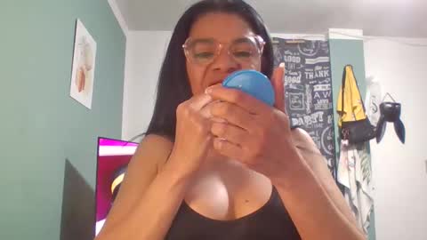 _maturexx online show from May 5, 5:32 am