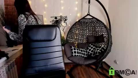 Melissa online show from March 3, 9:43 pm