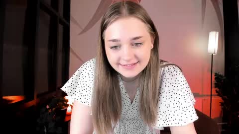 _mila_luna_ online show from May 12, 7:38 am