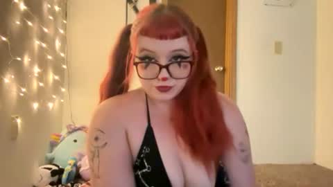 _miss_marie_ online show from June 19, 8:45 pm