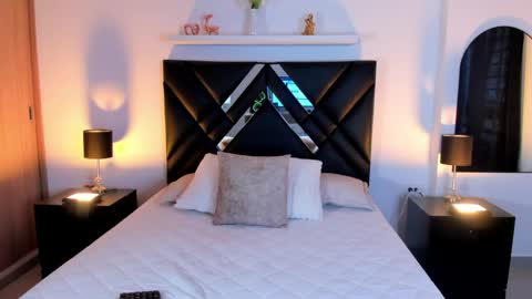 mizuki  online show from April 28, 2:54 pm