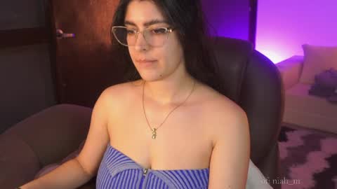 NiniHelp me by giving my show a thumbs up online show from May 14, 11:54 pm