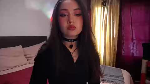 Paris online show from March 14, 8:43 pm