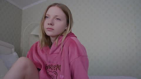 Viktoria online show from April 4, 7:40 am