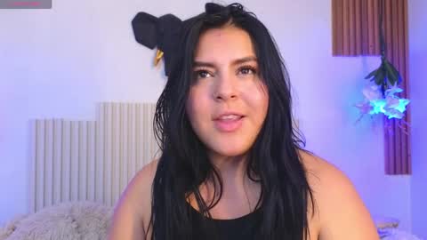 Laura online show from April 1, 6:49 pm