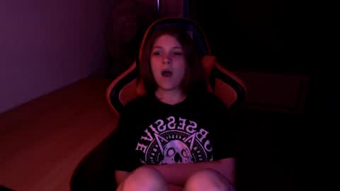 Mari online show from May 23, 7:12 pm