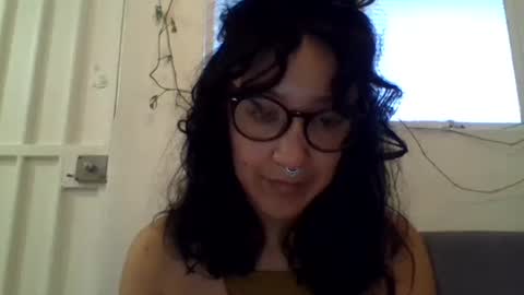 _tutti_frutti_ online show from February 12, 12:05 am