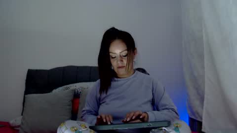 abella_as_ online show from July 2, 3:23 am