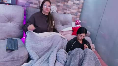 abella_as_ online show from July 14, 10:32 am