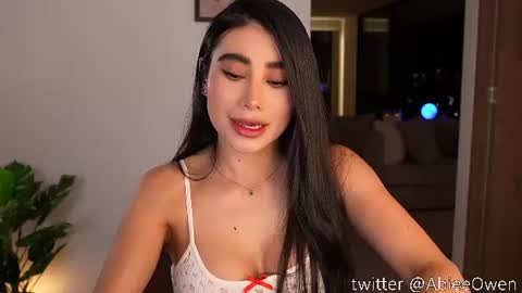 abie_owen online show from July 2, 1:05 am