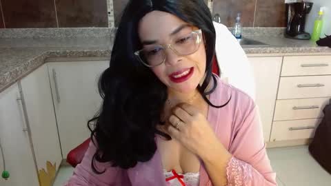 Abril Beltran online show from May 4, 9:51 pm
