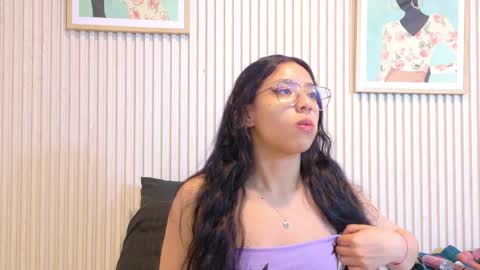 abrilmirren online show from April 9, 11:04 am