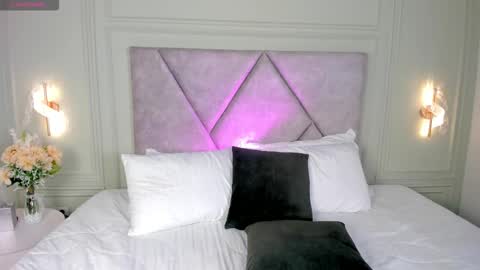 Adeele Brooke online show from January 18, 8:49 pm