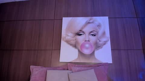    online show from April 9, 11:10 pm