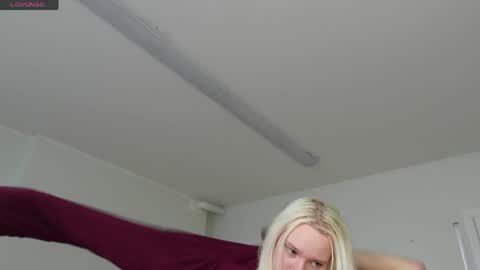 Agelina Lilly Laura online show from April 11, 7:45 am