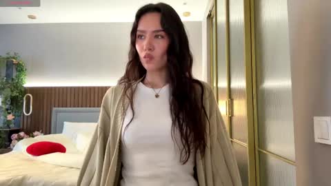 Aisha online show from April 19, 5:29 am