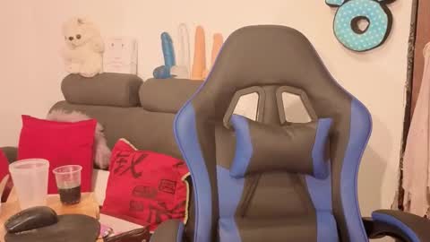 Aisha online show from March 30, 4:17 pm