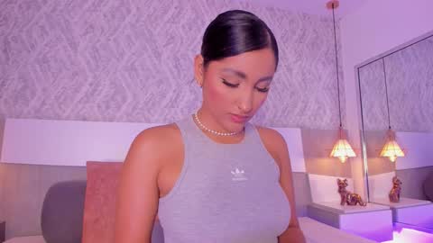 Aisha online show from December 4, 6:52 pm