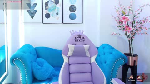 Azaka  online show from April 9, 12:21 pm