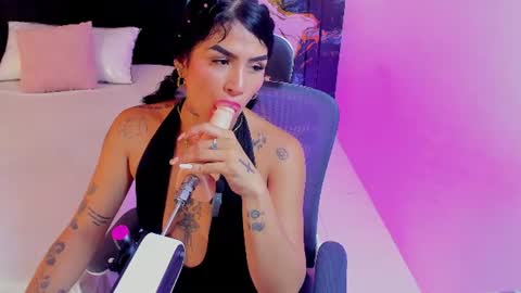 Alana online show from June 20, 8:01 pm