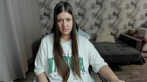 Aletta Oushen online show from April 3, 2:15 pm