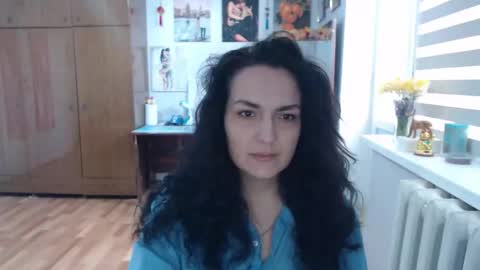 AlexisMillers online show from April 5, 9:30 am