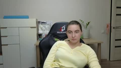 Alice online show from April 3, 7:34 pm