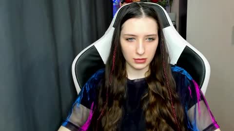 Alice online show from April 3, 12:36 pm