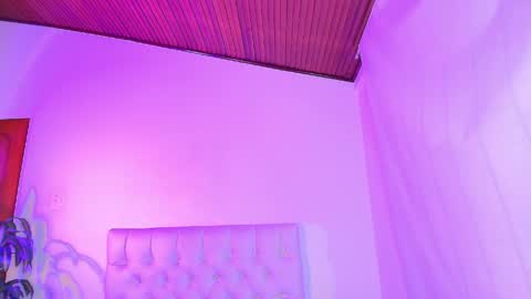 alice_jonnes_ online show from April 4, 7:07 am