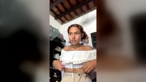 alice_lily1 online show from June 30, 11:59 pm