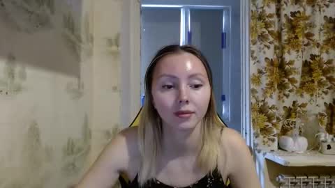 Alice smiles online show from April 9, 10:20 am