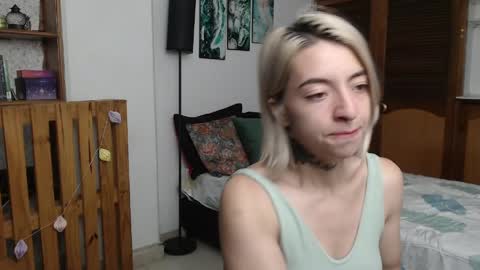 alicee_logan_ online show from April 5, 2:32 am