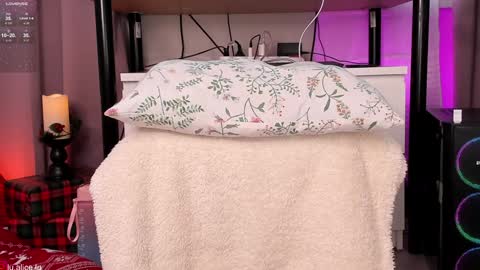 Elle online show from December 13, 9:47 am