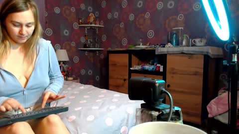 alicewetsquirt online show from February 2, 10:31 pm