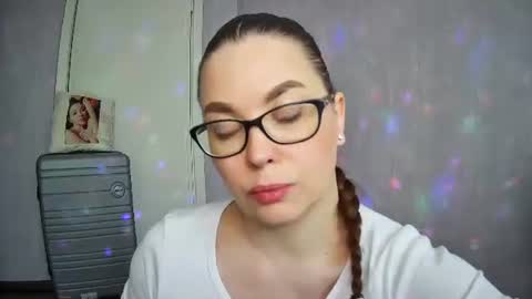 AlicexFresh online show from April 6, 11:55 am