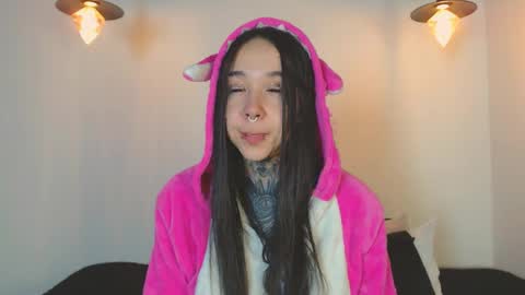    online show from April 7, 4:47 am