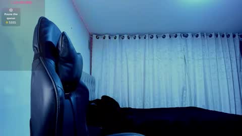 aliice_walker_ online show from January 14, 2:05 am