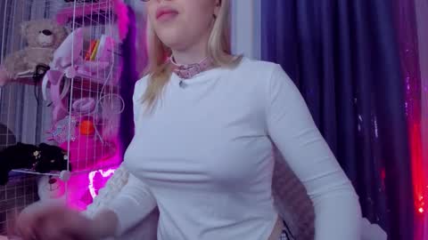 alinaocean online show from March 15, 7:38 pm